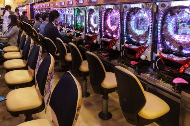 Geleneksel Pachiko Japonya'da kumar