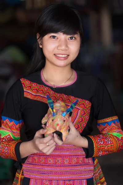 苗族传统的女孩 — 图库照片
