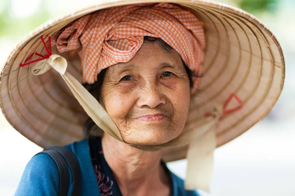 Vietnamca üst düzey Bayan — Stok fotoğraf