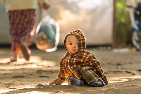 Burmese little kid — Stock Photo, Image