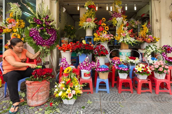 Blomma säljaren i Vietnam — Stockfoto