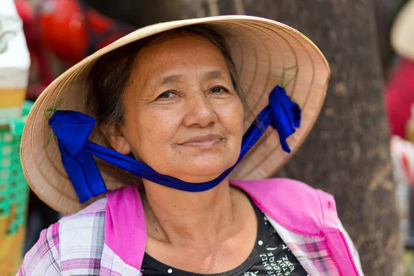 Funny vietnamese senior — Stock Photo, Image