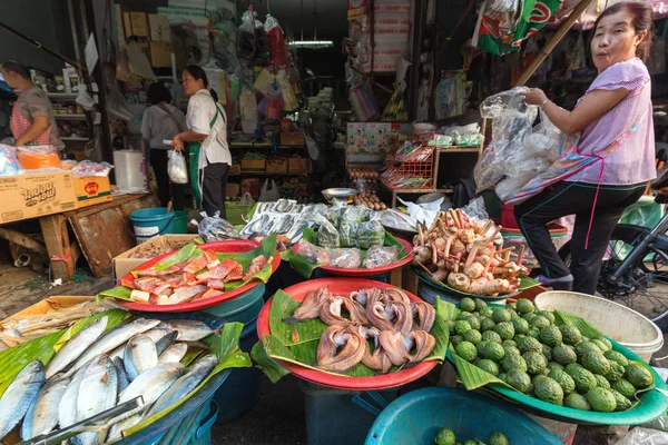 Frutos tropicais no mercado tailandês — Fotografia de Stock