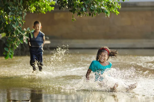 Thaise kinderen palying — Stockfoto