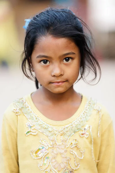 尼泊尔小女孩画像 — 图库照片