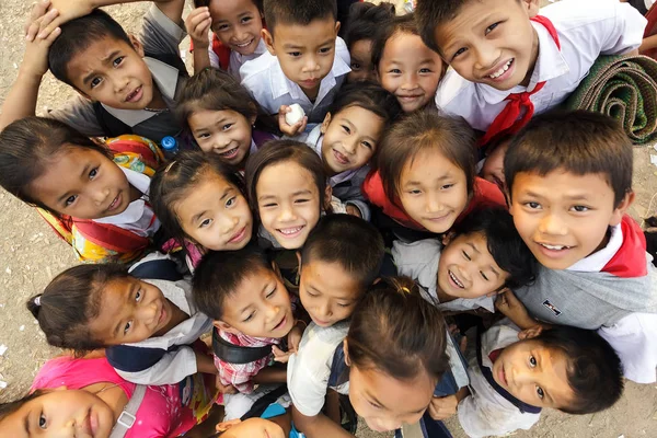 Лаосская детская группа — стоковое фото