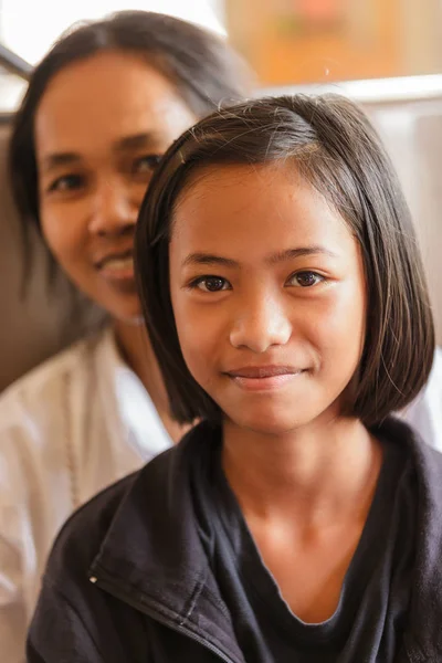 Thaise weinig meisje portret — Stockfoto