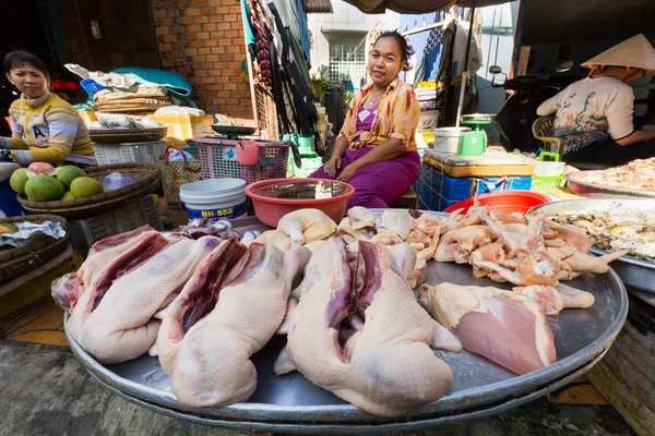 Vietnamese poultry seller — Stock Photo, Image