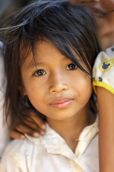 Retrato de niña camboyana —  Fotos de Stock
