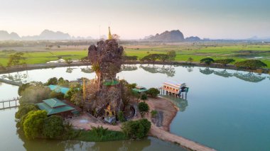 Myanmar'da Kyauk Kalap pagoda