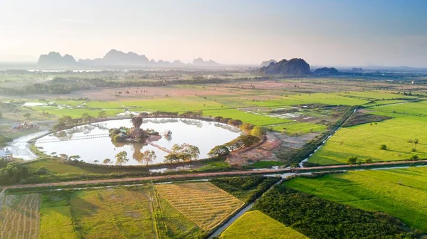 Kyauk Kalap pagoda en Myanmar — Foto de Stock