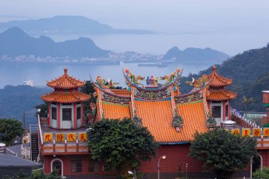 Jiufen şehirde alacakaranlıkta sahne