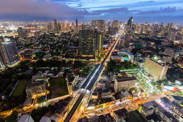 Skyline Bangkok al crepuscolo — Foto Stock