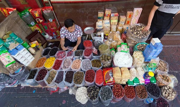 Dried fruits seller in Thailand — Stock Photo, Image