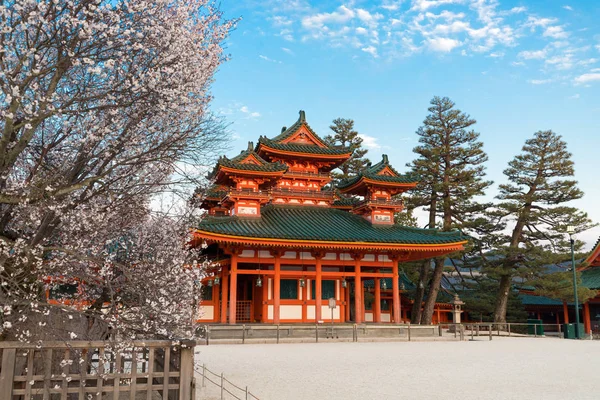 Japanese Shinto wooden shrine at spring — Stock Photo, Image