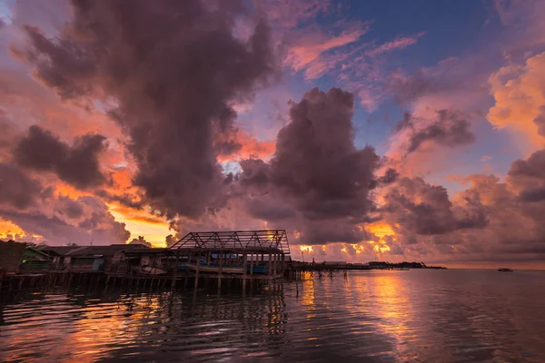Endonezya altın günbatımı — Stok fotoğraf