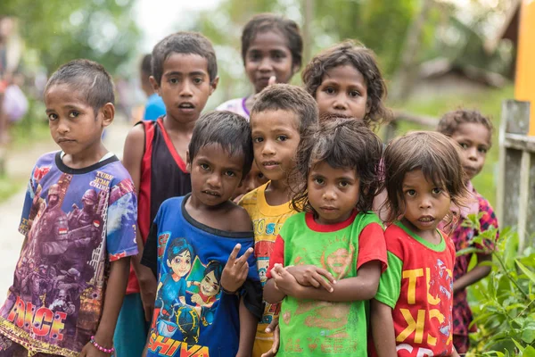 Grupo de crianças indonésias — Fotografia de Stock