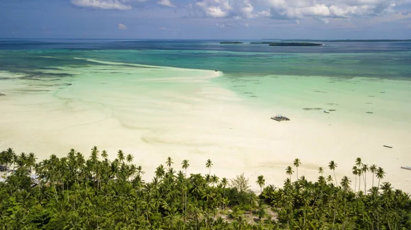 Vue aérienne de la plage tropicale déserte — Photo