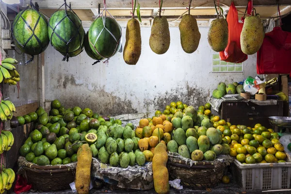 Tropisch fruit winkel in Indonesië — Stockfoto