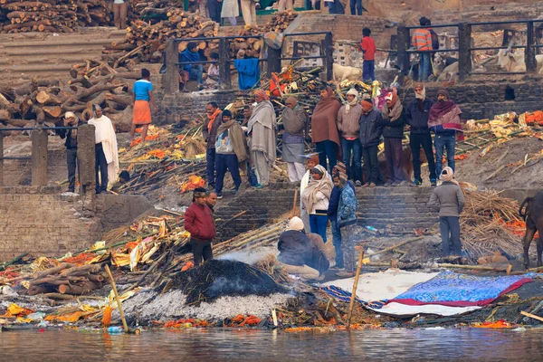 Kremacja indyjska w Varanasi — Zdjęcie stockowe