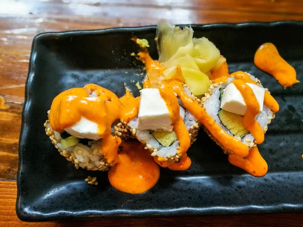 Salmon roll Maki Sushi skóry — Zdjęcie stockowe