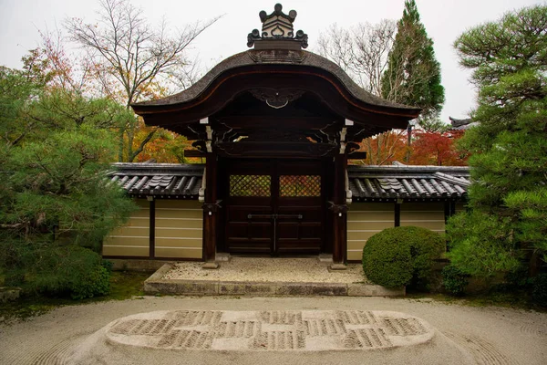Temple gate på Eikando, Kyoto — Stockfoto