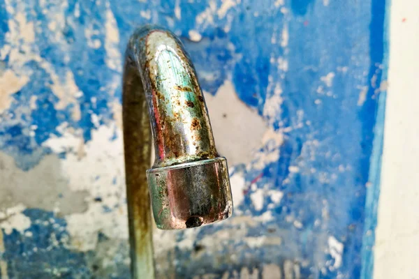 Old stain faucet — Stock Photo, Image