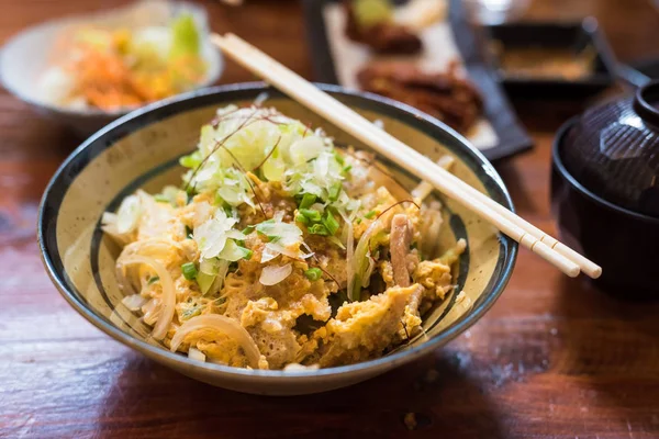 Katsudon, costeleta de porco com arroz — Fotografia de Stock