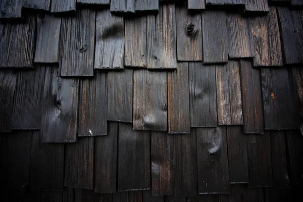 Textured background of wet dark wood — Stock Photo, Image