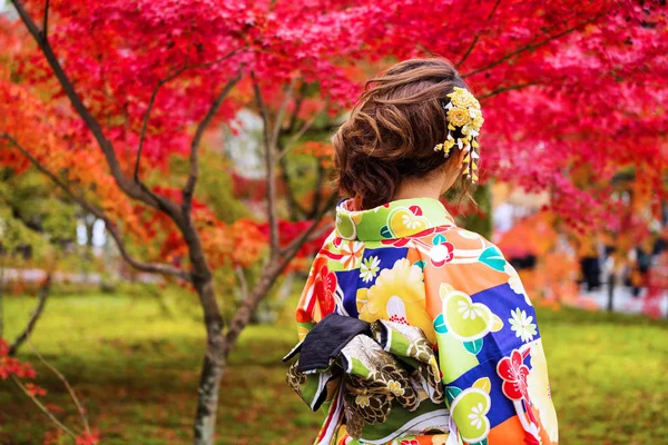 Japanese Kimono girl in Nanzen-ji Temple at autumn — Stock Photo, Image