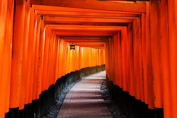 Portão Tori de Fushimi Inari, Kyoto — Fotografia de Stock