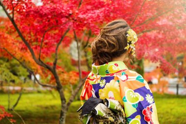 Sonbahar Garden kimono Japon kız