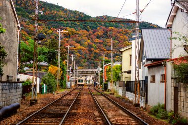 Demiryolu Arashiyama kentsel City sonbahar