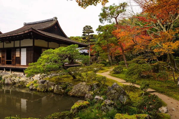 Ginkaku-ji templet i Kyoto i höst — Stockfoto