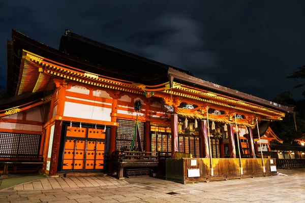 Sanctuaire de Yasaka la nuit, Kyoto — Photo