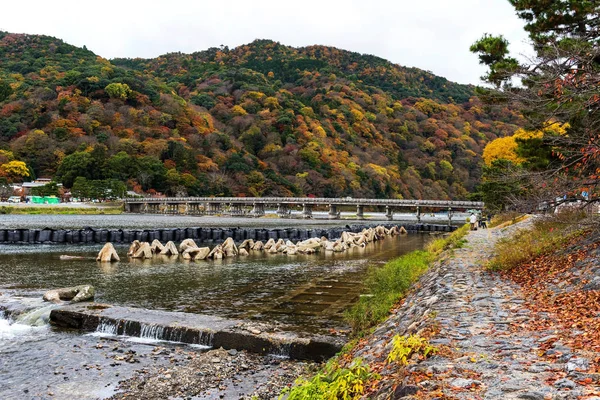 Ponte Togetsukyo in autunno, Arashiyama — Foto Stock