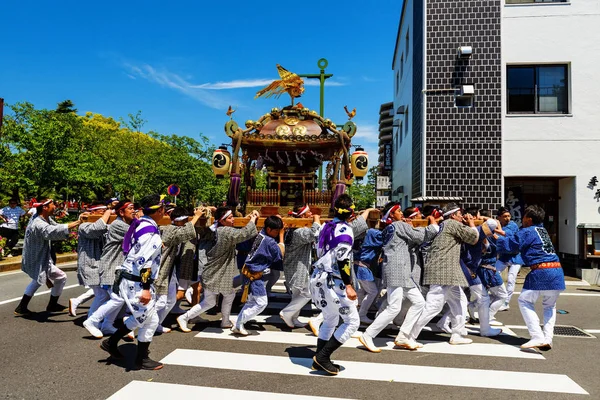 Geçit töreni taşınabilir türbelerin Odawara şehirdeki — Stok fotoğraf