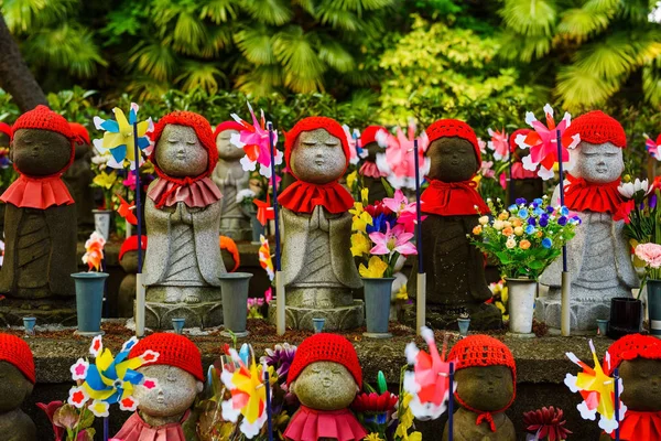 Jizo monumenten op Zojoji Temple, Tokyo — Stockfoto