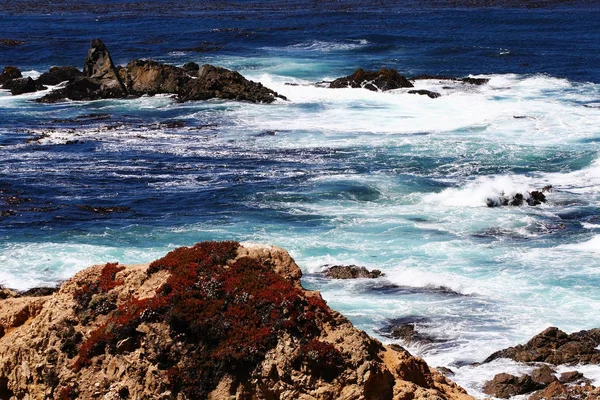 Pacific Ocean bay of Big Sur, Monterey — Stock Photo, Image