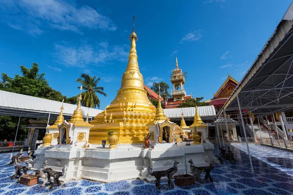 Golden pagoda Wat Phai Lom, Nonthaburi — Stok fotoğraf