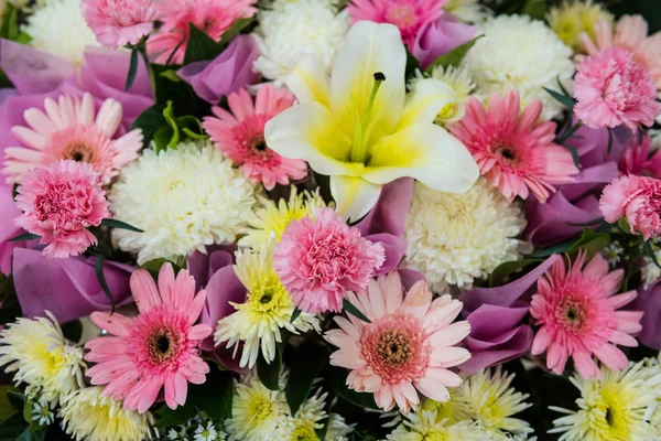 pink lily flowers for wedding decoration