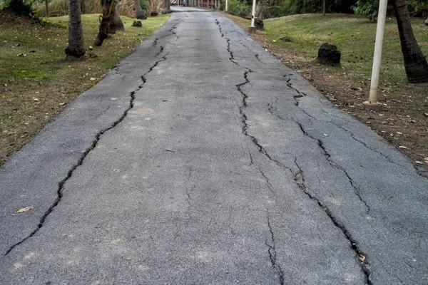 Cracked Asphalt Local Road Earthquake Nino Disaster — Stock Photo, Image