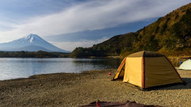 mt. Fuji ile Shoji gölde kamp
