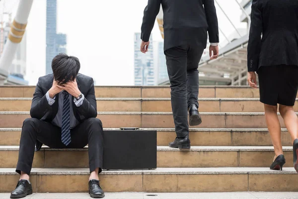 Stress für traurige Geschäftsleute in Stadt — Stockfoto