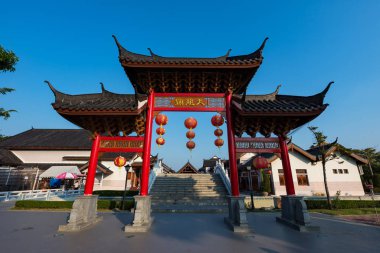 Suphanburi 'nin dev Çin kapısı.