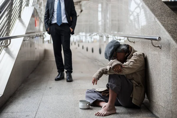 Old Beggar Homeless Dirty Man Sit Sleep Footpath Walk Modern — Stock Photo, Image