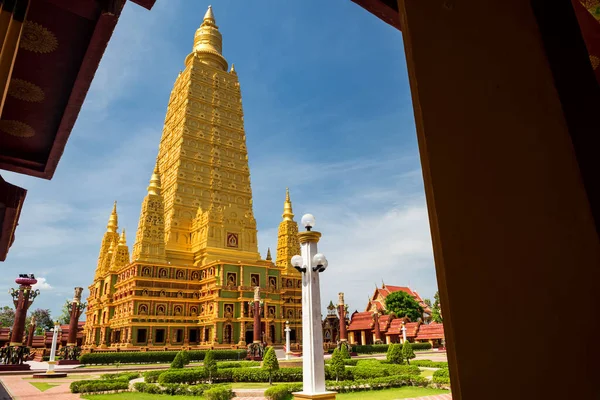 Krásná Zlatá Pagoda Wat Bang Thong Wat Mahathat Wachira Mongkol — Stock fotografie