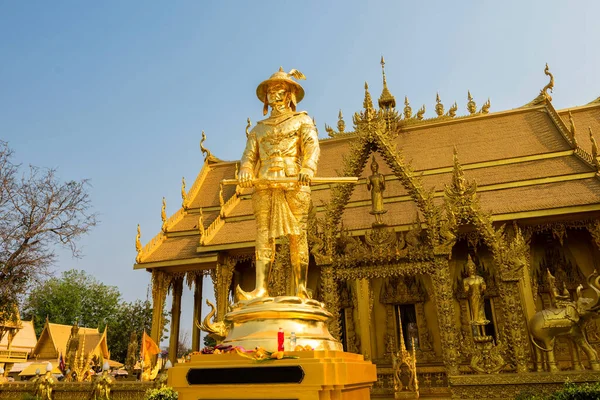 Estatua Del Rey Taksin Frente Capilla Dorada Del Templo Wat — Foto de Stock