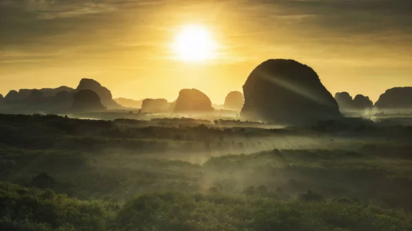 Landscape Limestone Mountains Mist Sunrise Din Daeng Dang Doi View — Stock Photo, Image