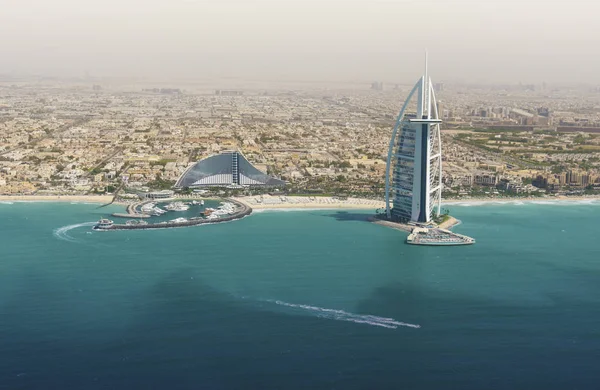 Горизонт Дубая Від Моря — стокове фото